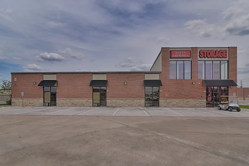 Klein Krimmel Self Storage front parking for customers.