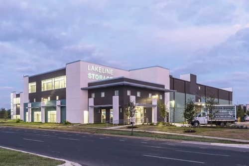 Lakeline Storage storage facility exterior view