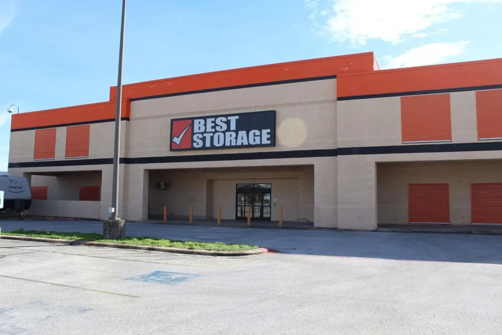 Pasadena's Best Storage facility storefront.