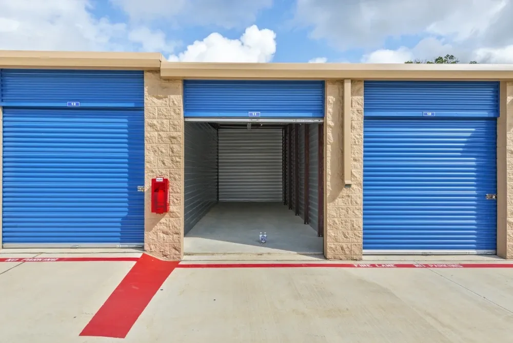 Drive up storage unit